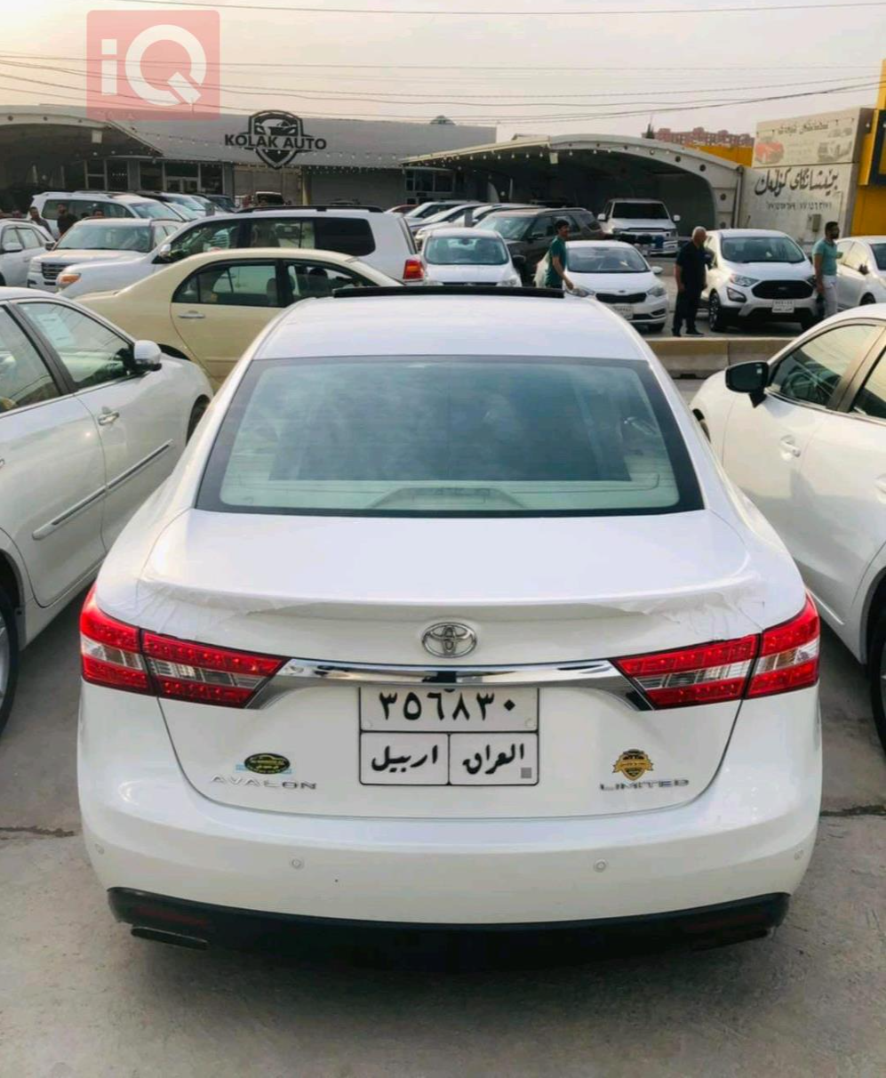 تويوتا أفالون